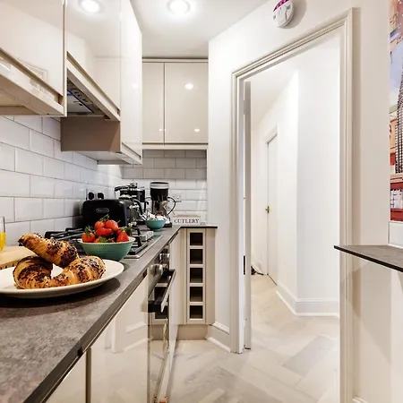 Stylish Buckingham Apartment Victoria